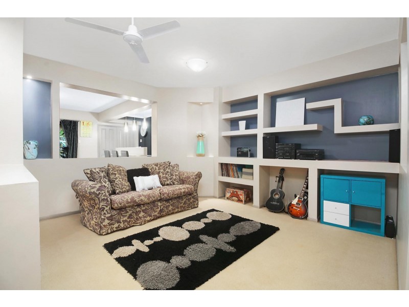 39 Woodtop Court, Ferny Hills QLD 4055