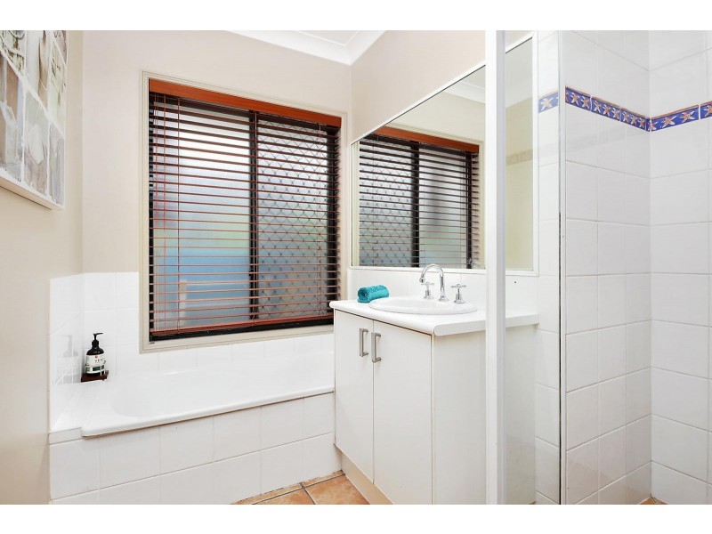 39 Woodtop Court, Ferny Hills QLD 4055