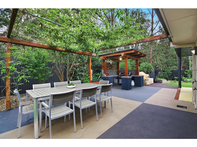 39 Woodtop Court, Ferny Hills QLD 4055