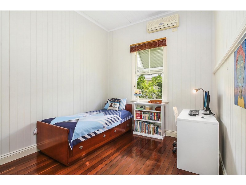 8 Ada Street, Taringa QLD 4068