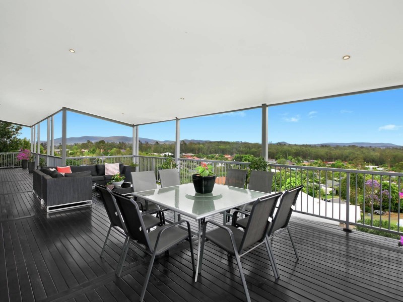 102 Gibson Crescent, Bellbowrie QLD 4070