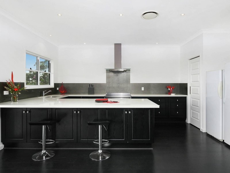 102 Gibson Crescent, Bellbowrie QLD 4070