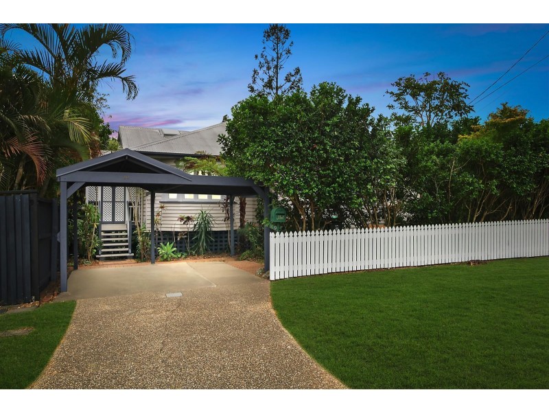 49 Burns Parade, Chapel Hill QLD 4069