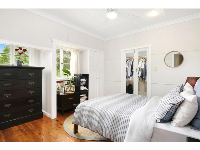 49 Burns Parade, Chapel Hill QLD 4069