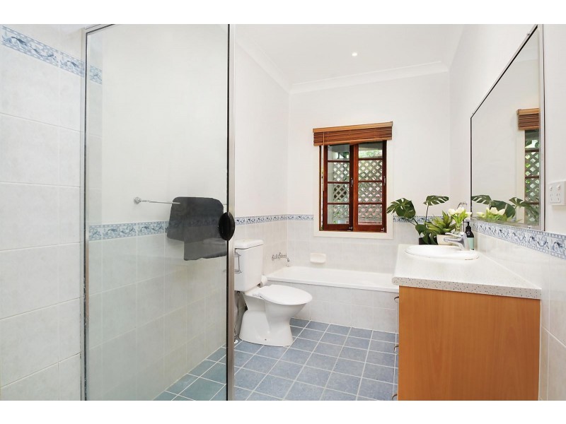 49 Burns Parade, Chapel Hill QLD 4069