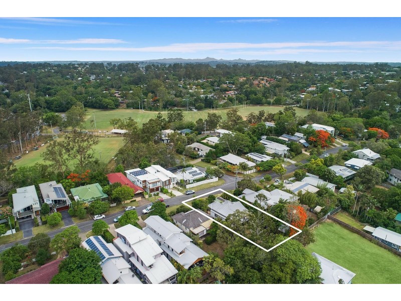 49 Burns Parade, Chapel Hill QLD 4069