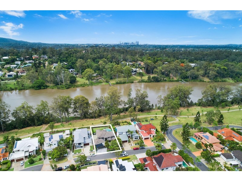 11 Samuel Place, Sinnamon Park QLD 4073