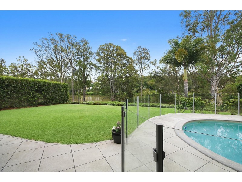 11 Samuel Place, Sinnamon Park QLD 4073