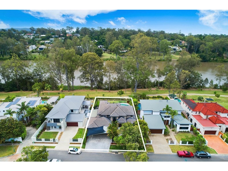 11 Samuel Place, Sinnamon Park QLD 4073