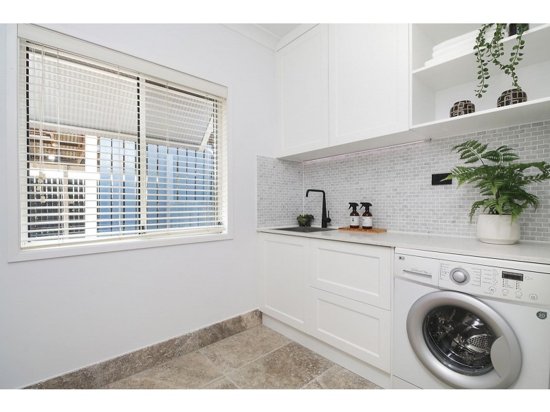 6 Ballard Place, Fig Tree Pocket QLD 4069