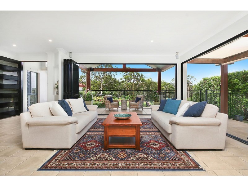 22 Grevillea Close, Chapel Hill QLD 4069