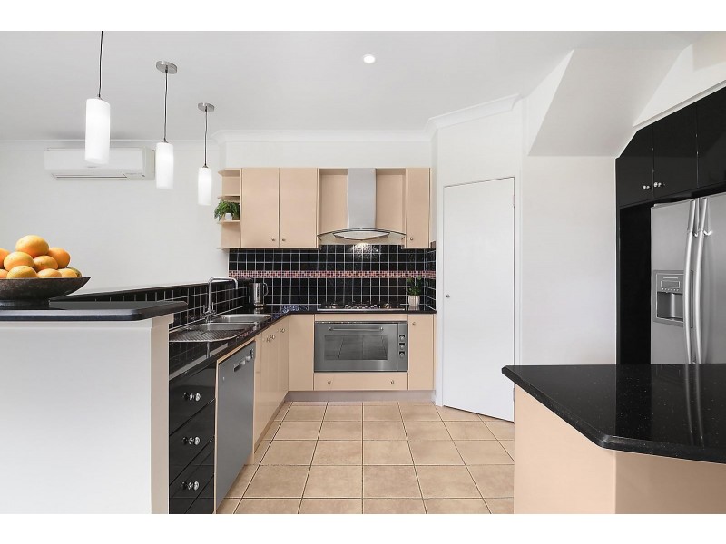22 Grevillea Close, Chapel Hill QLD 4069