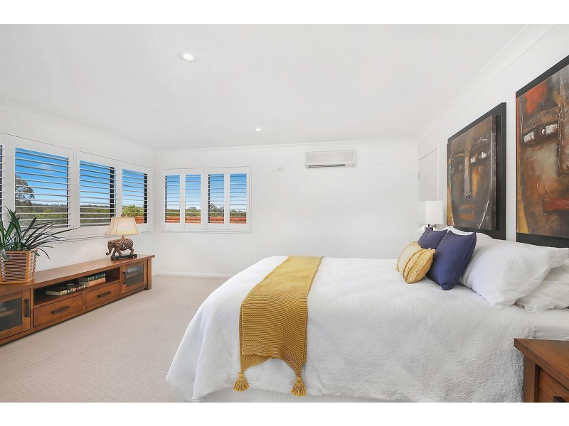 22 Grevillea Close, Chapel Hill QLD 4069