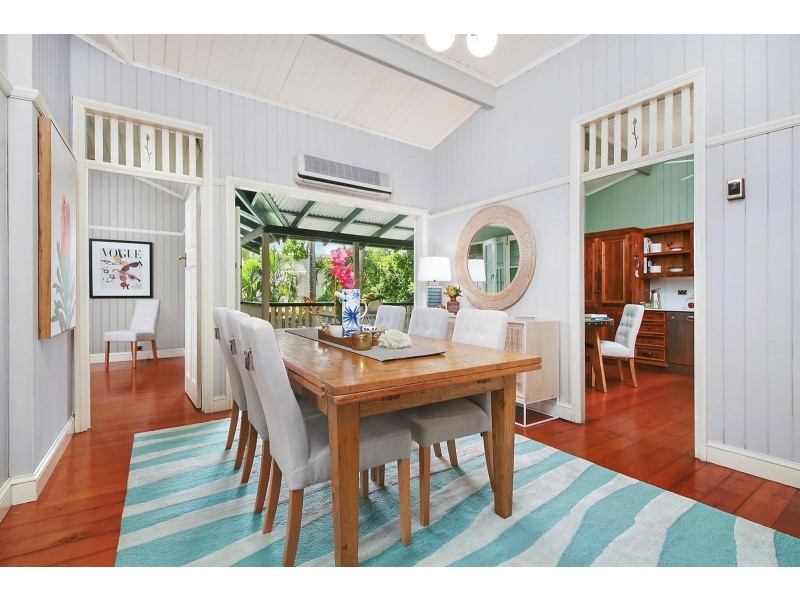 28 Burns Street, Indooroopilly QLD 4068