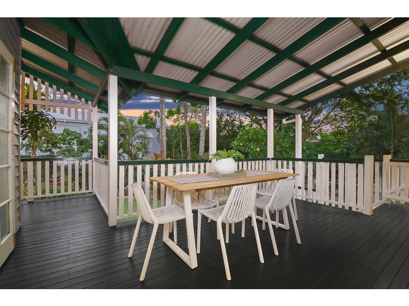 28 Burns Street, Indooroopilly QLD 4068