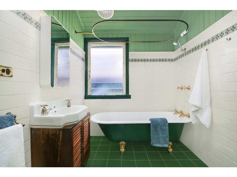 28 Burns Street, Indooroopilly QLD 4068