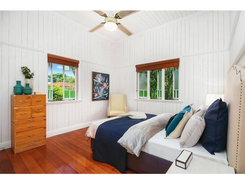 28 Burns Street, Indooroopilly QLD 4068