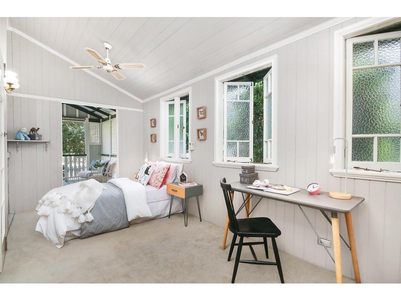 28 Burns Street, Indooroopilly QLD 4068