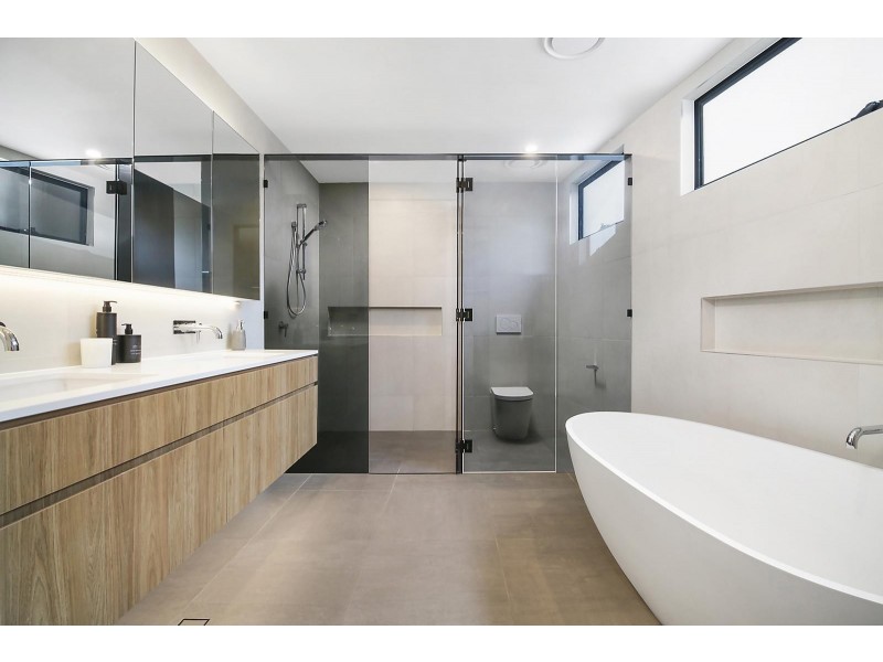 11 Dopson Street, Taringa QLD 4068
