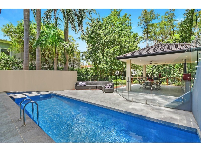 103 Ninth Avenue, St Lucia QLD 4067