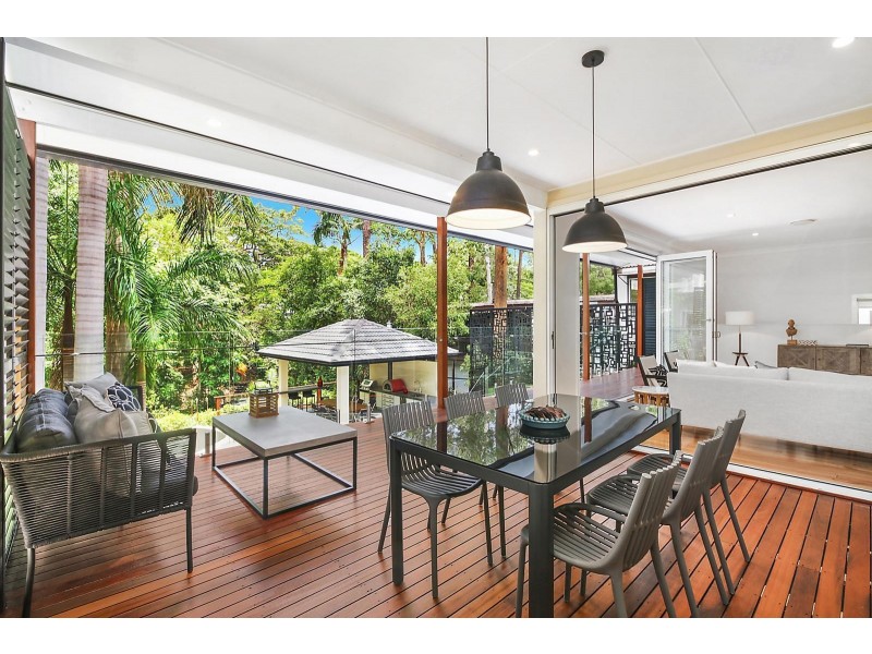 103 Ninth Avenue, St Lucia QLD 4067