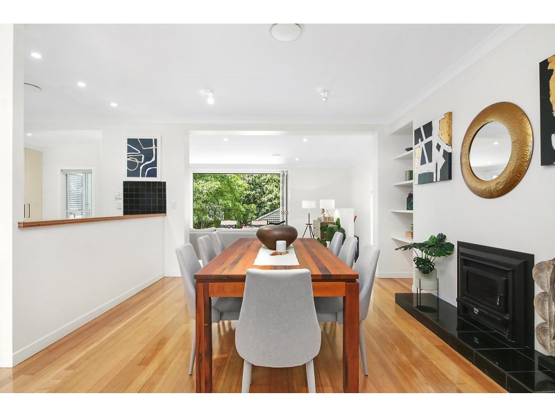 103 Ninth Avenue, St Lucia QLD 4067