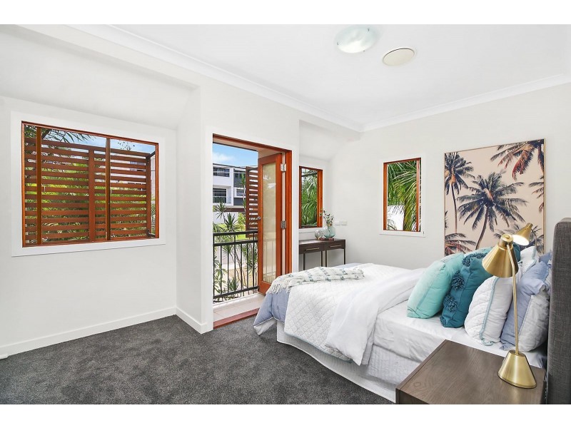 103 Ninth Avenue, St Lucia QLD 4067