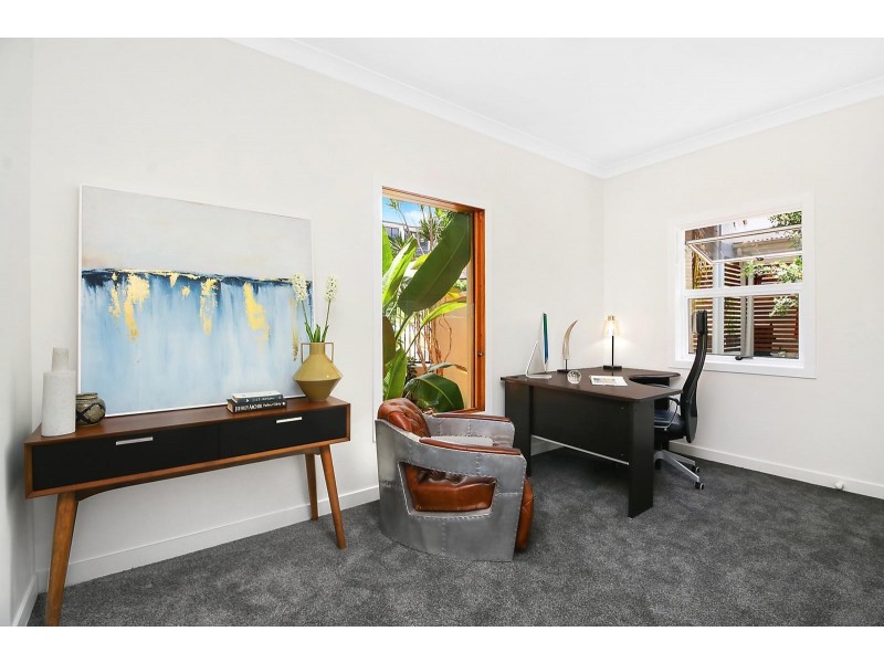 103 Ninth Avenue, St Lucia QLD 4067