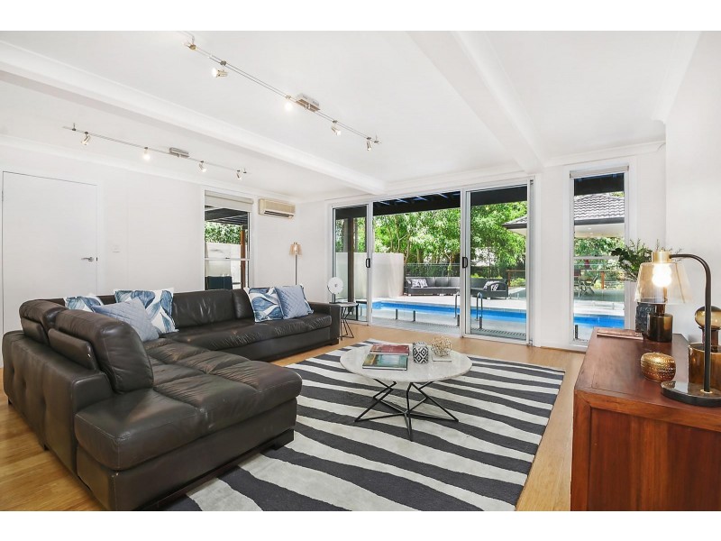 103 Ninth Avenue, St Lucia QLD 4067