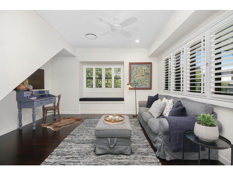 54 Meiers Road, Indooroopilly QLD 4068