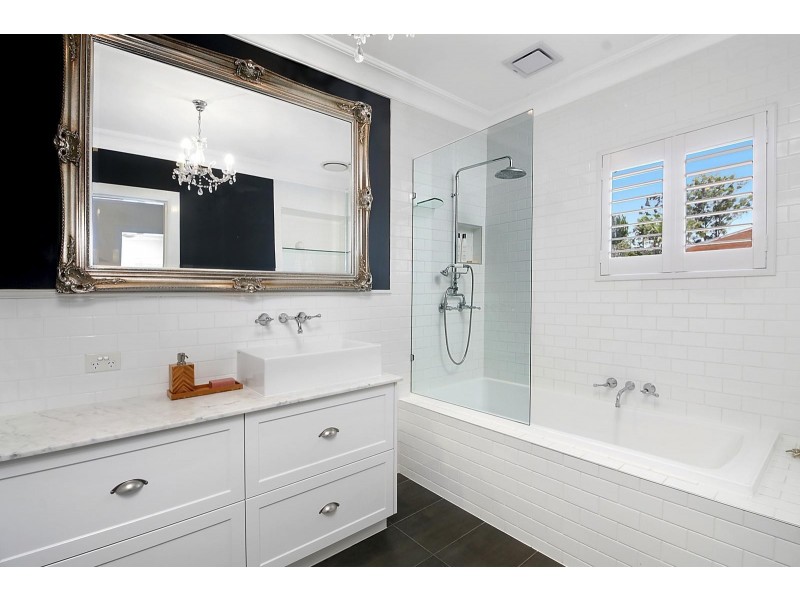 54 Meiers Road, Indooroopilly QLD 4068