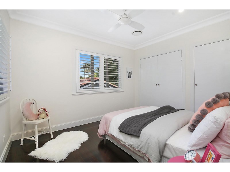 54 Meiers Road, Indooroopilly QLD 4068