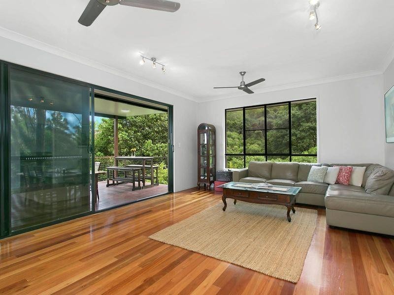 14 Summit Place, Mount Ommaney QLD 4074