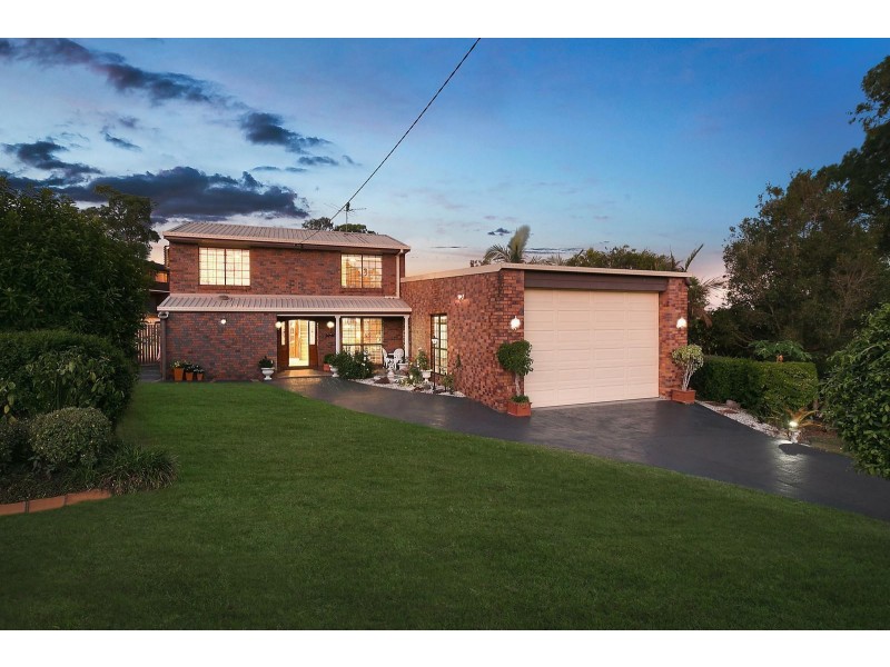 22 Owarra Avenue West, Ferny Hills QLD 4055