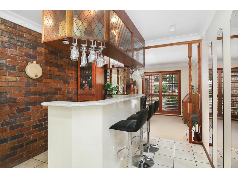 22 Owarra Avenue West, Ferny Hills QLD 4055