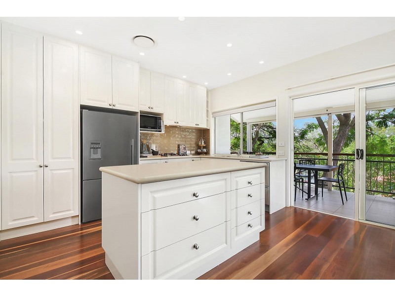 33 Highland Terrace, St Lucia QLD 4067