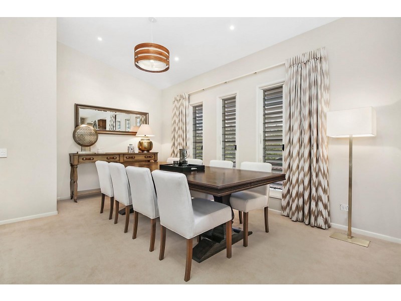 33 Highland Terrace, St Lucia QLD 4067