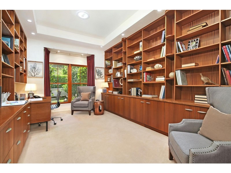 33 Highland Terrace, St Lucia QLD 4067