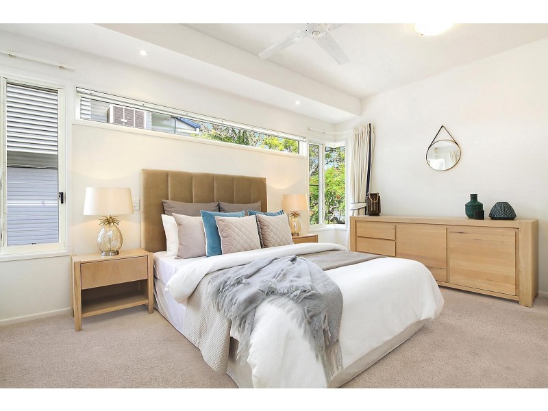 33 Highland Terrace, St Lucia QLD 4067