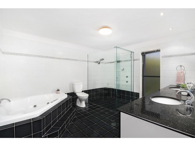 110 Jerrang Street, Indooroopilly QLD 4068