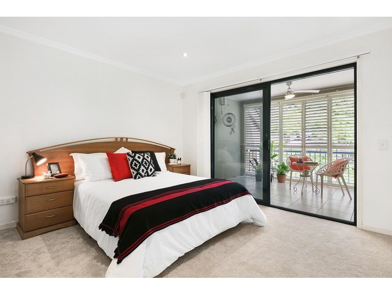 2/12 Burton Street, Indooroopilly QLD 4068