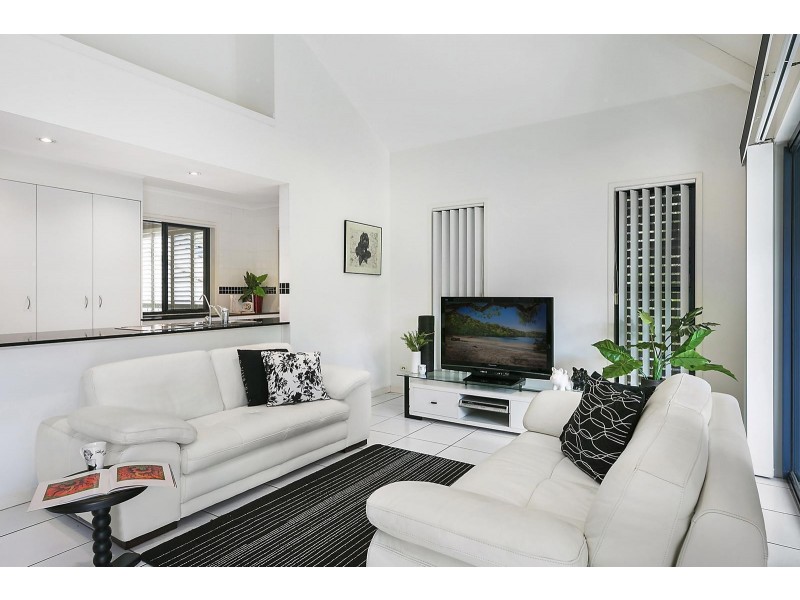 2/12 Burton Street, Indooroopilly QLD 4068