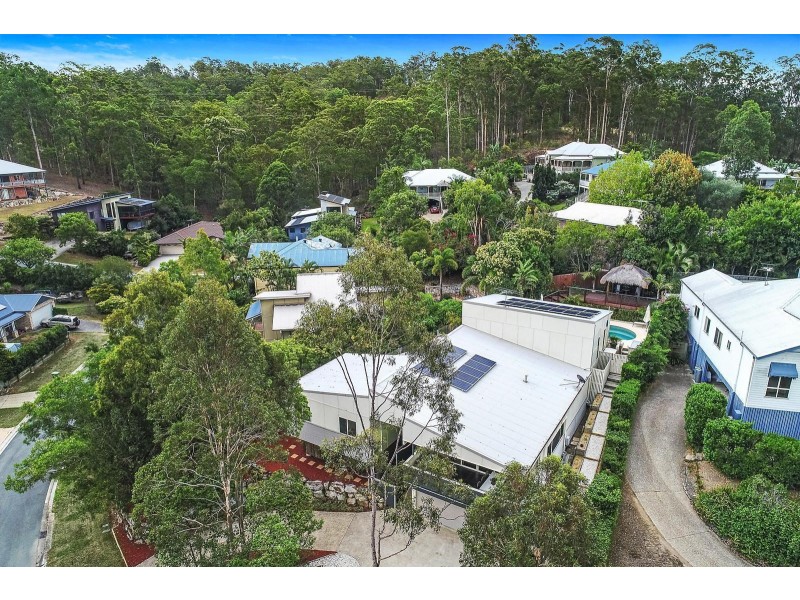 30 Woodtop Court, Ferny Hills QLD 4055