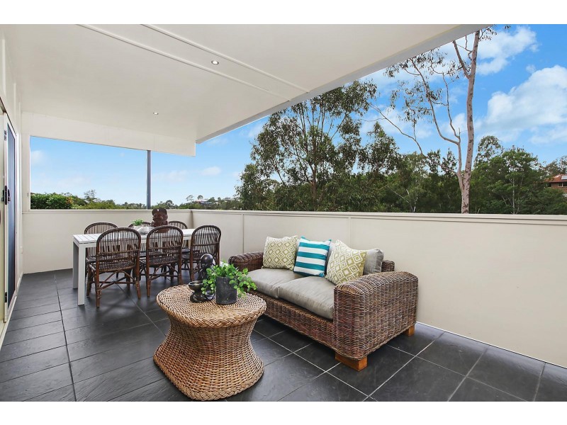 30 Woodtop Court, Ferny Hills QLD 4055