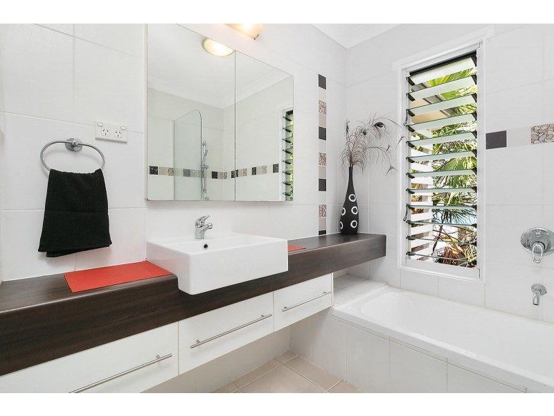 19 Taringa Parade, Indooroopilly QLD 4068