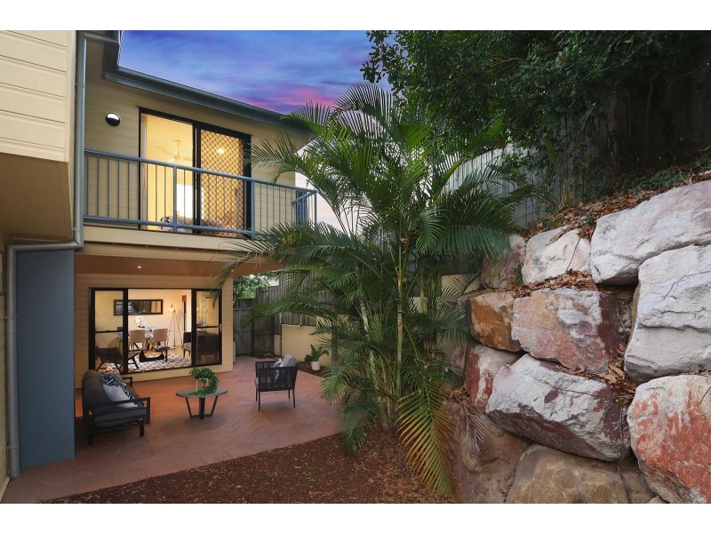 2/9 Eldon Street, Indooroopilly QLD 4068