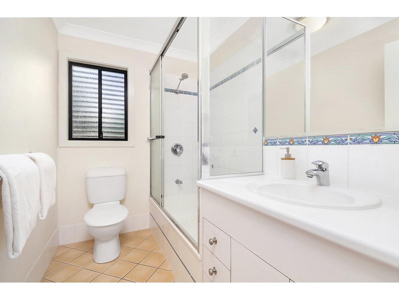 2/9 Eldon Street, Indooroopilly QLD 4068