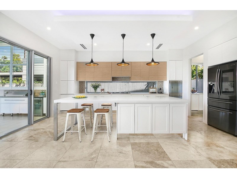 28 Ruth Miller Close, Fig Tree Pocket QLD 4069