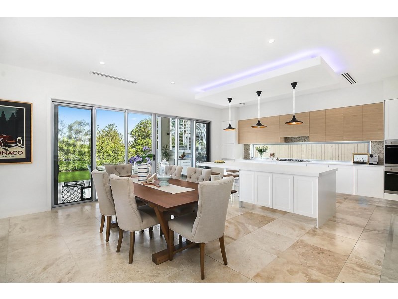 28 Ruth Miller Close, Fig Tree Pocket QLD 4069