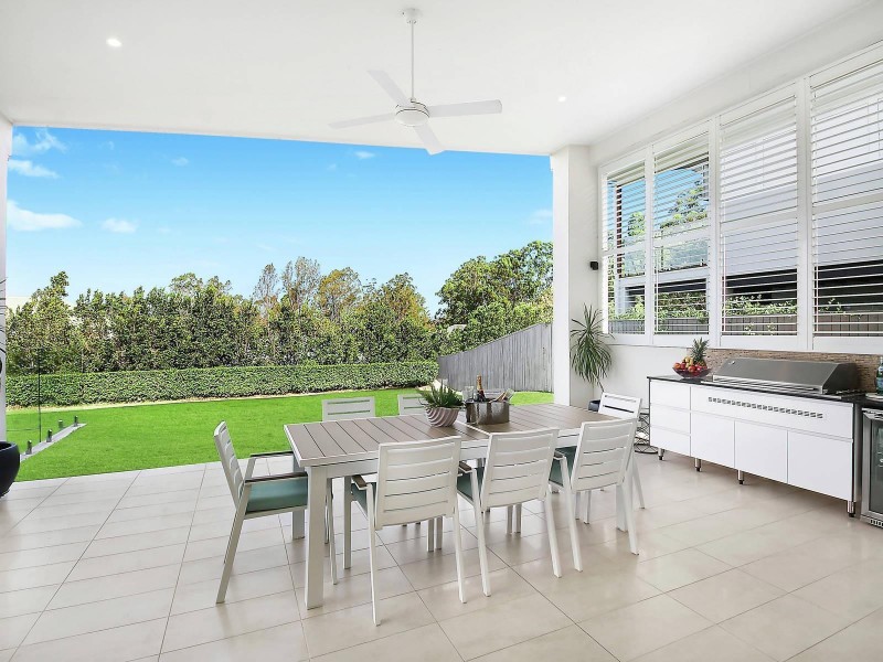 28 Ruth Miller Close, Fig Tree Pocket QLD 4069